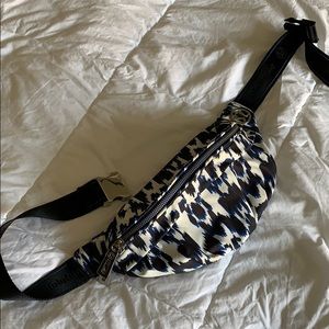 Lululemon belt bag